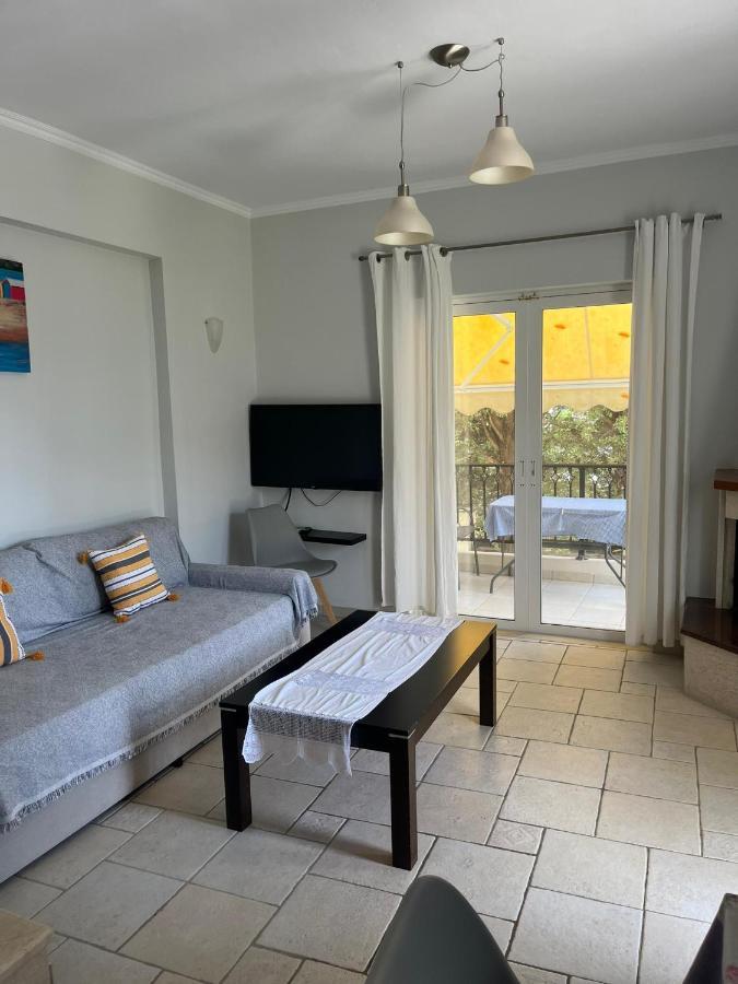 Santa Emelia Lejlighedshotel Vasilikí Eksteriør billede